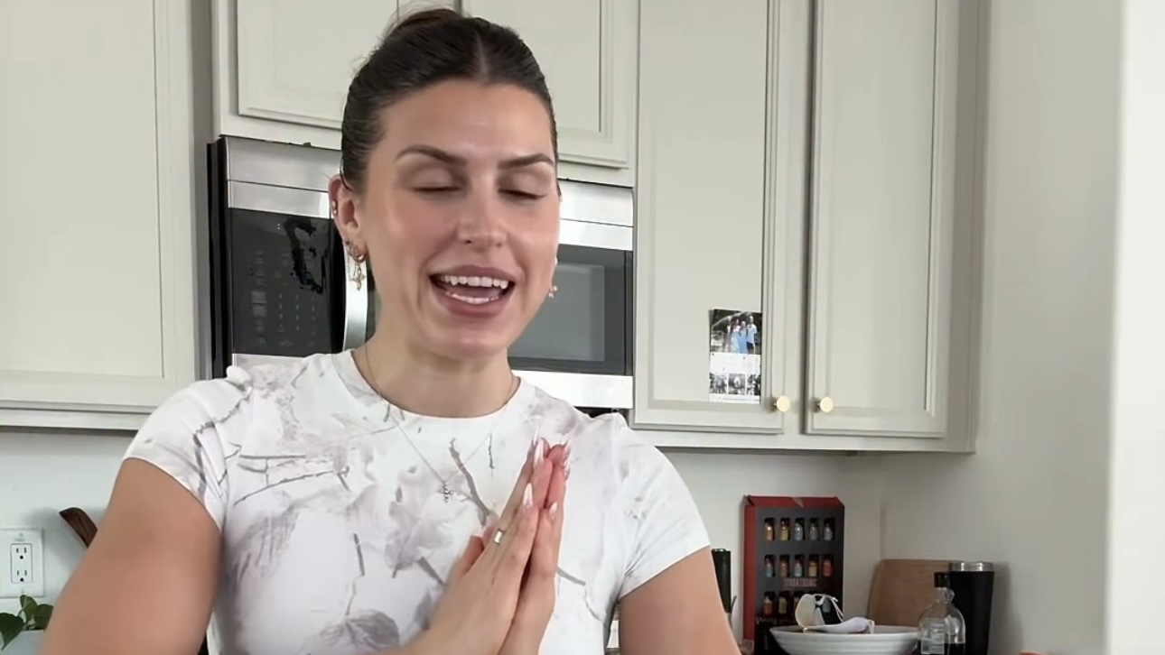 How to Eat With Your Cycle